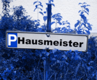<font color=red>April, April</font>:
Gemeinde Schöneberg sucht Hausmeister